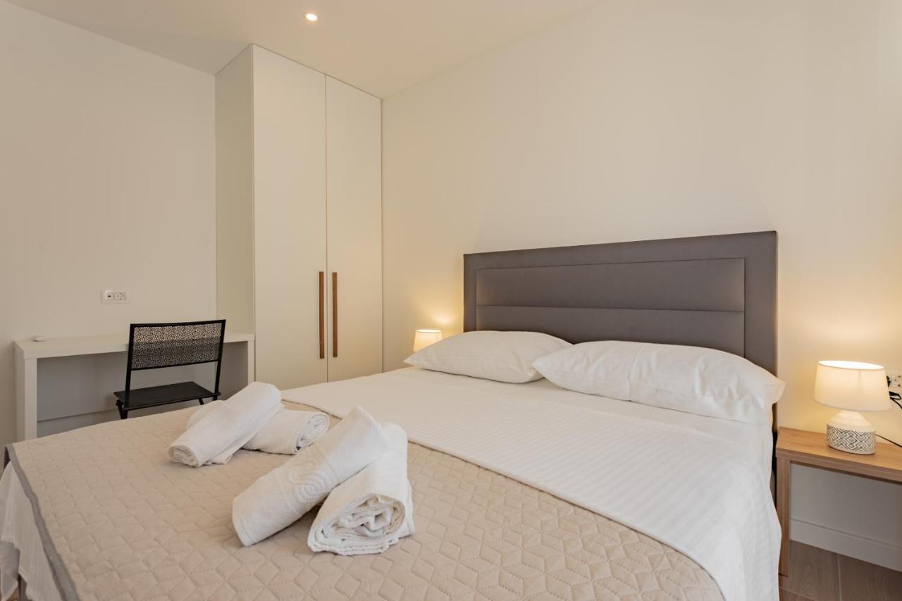Apartmani Benzon Baška Voda Eksteriør billede