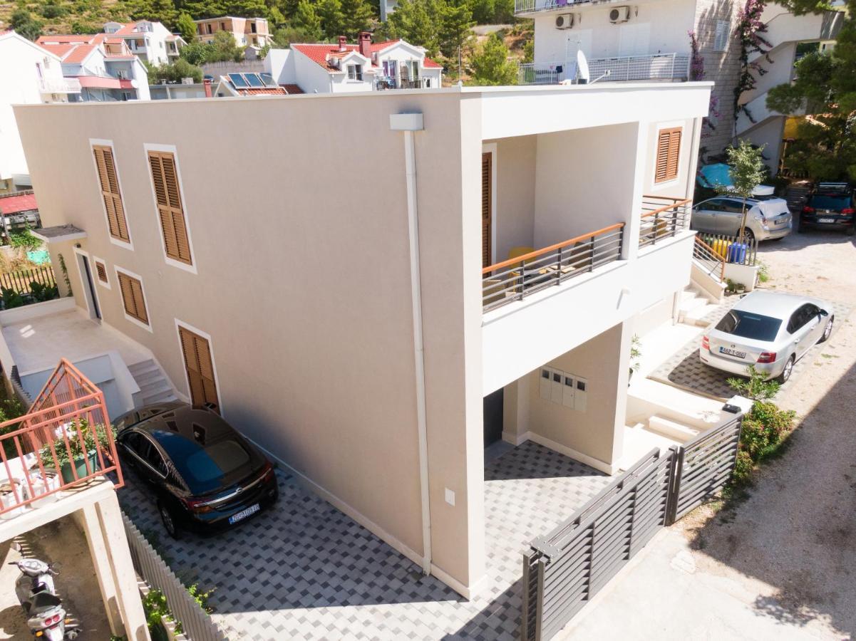 Apartmani Benzon Baška Voda Eksteriør billede